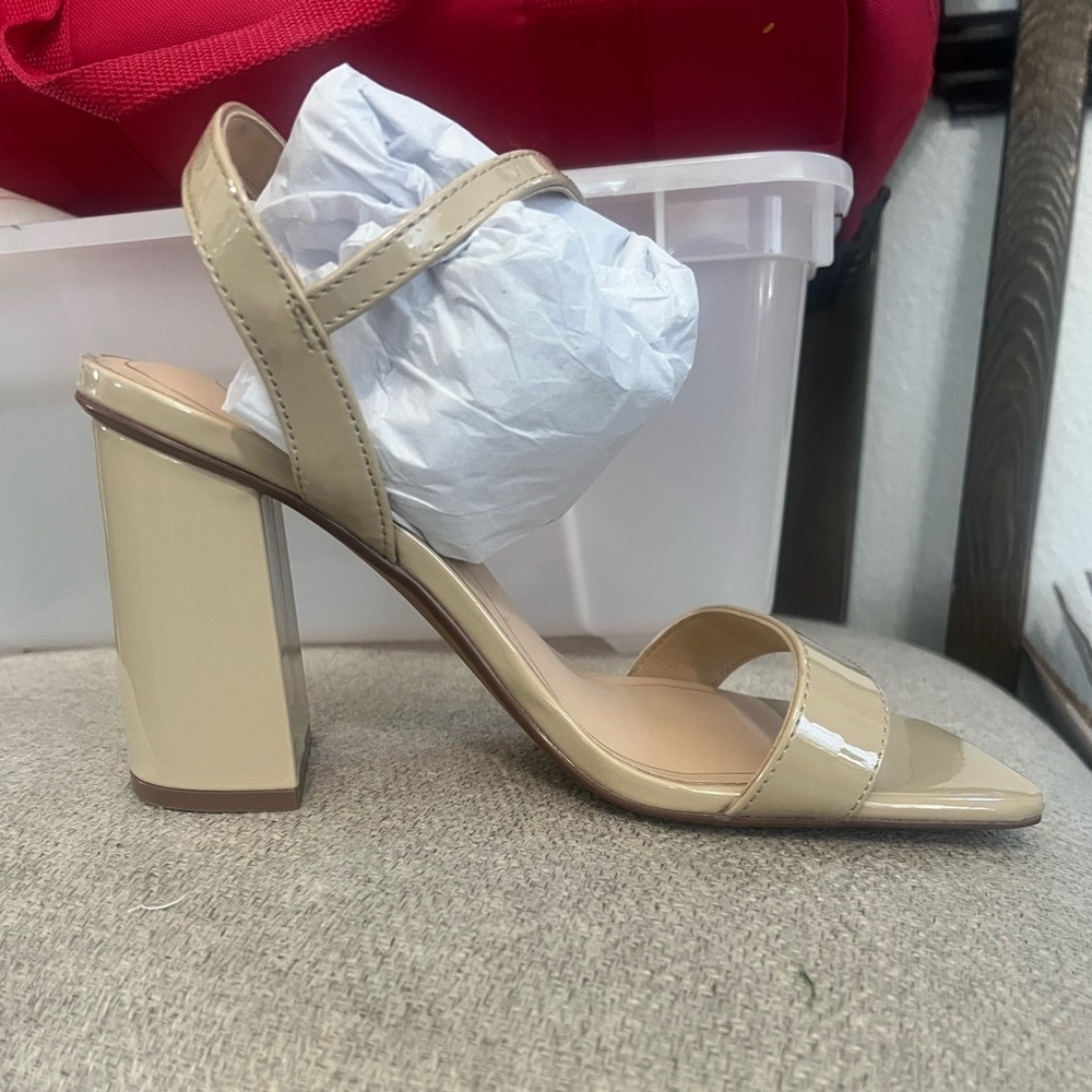 Journee Collection Beige Patent Block Heels - Picture 2 of 7